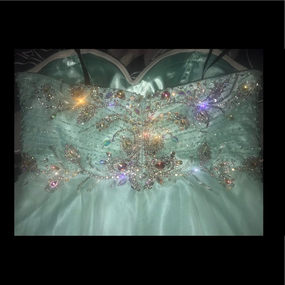 Prom dress size 8 - Picture 5 of 7